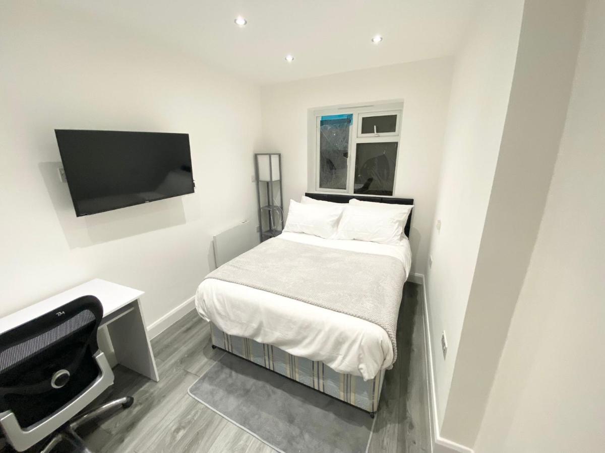 London Studio Chingford Εξωτερικό φωτογραφία