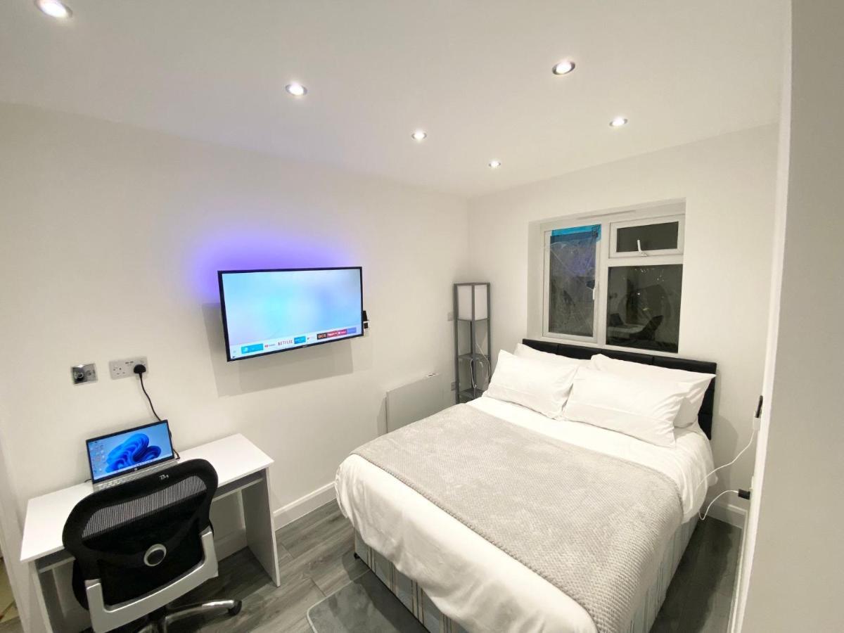 London Studio Chingford Εξωτερικό φωτογραφία